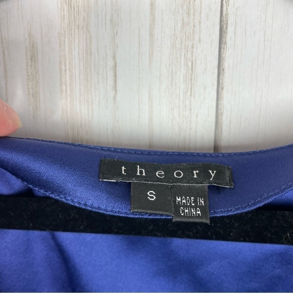 Theory silky blue top size small - Picture 2 of 4